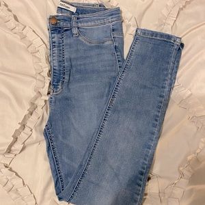 Refuge jeans size 6!